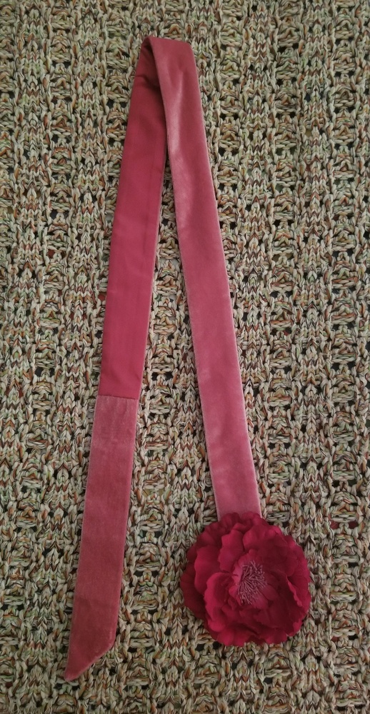 Velvet Rose Belt Medium 42"